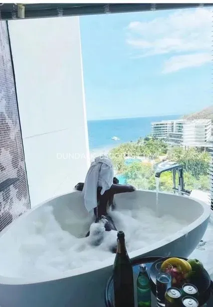 Dundalk escorts Frida — 1