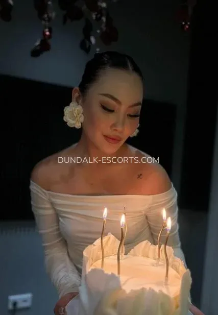Dundalk escorts Viola — 4