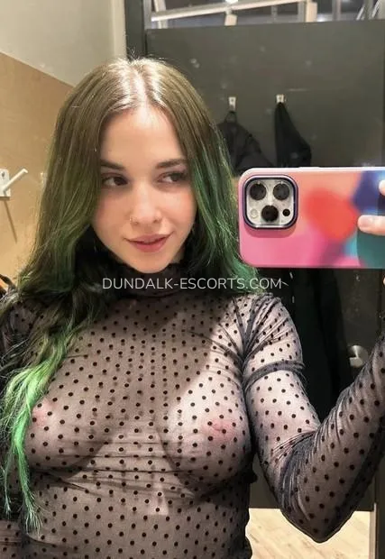 Dundalk escorts Hanna — 2