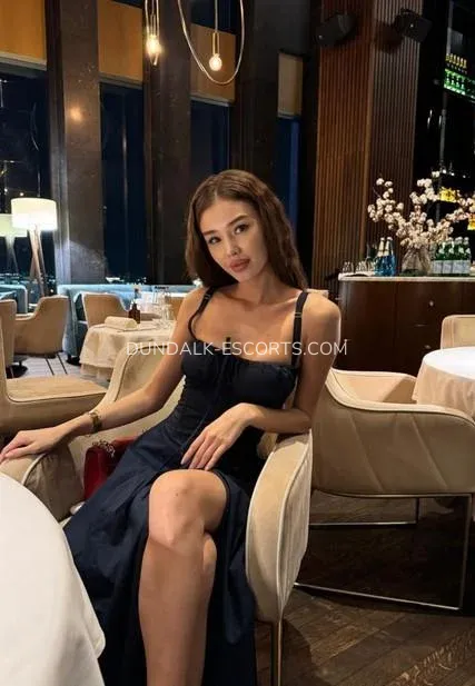 Dundalk escorts Octavia — 8