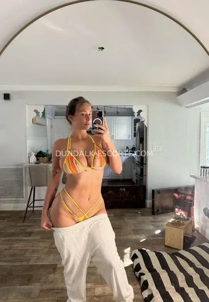 Dundalk escorts Elisabeth — 1
