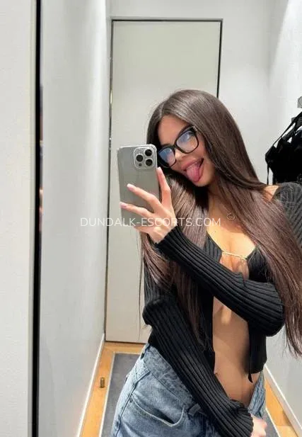 Dundalk escorts Abril — 8