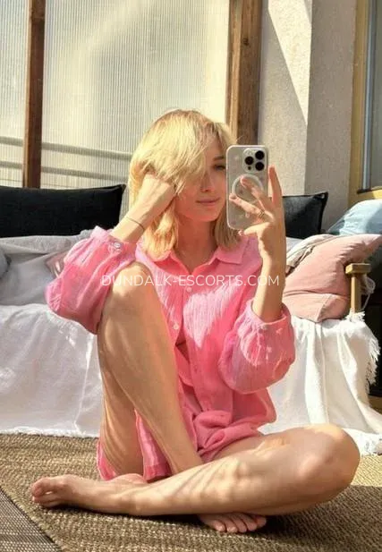 Dundalk escorts Peyton — 1