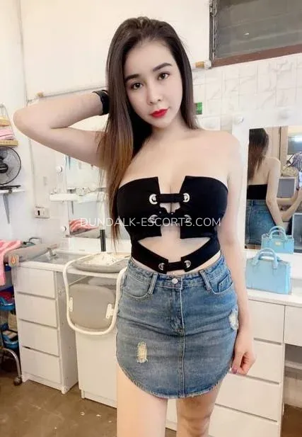 Dundalk escorts Miranda — 4