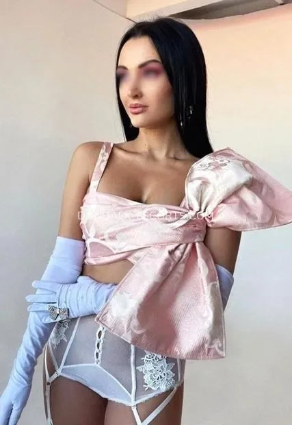 Dundalk escorts Lilly — 2
