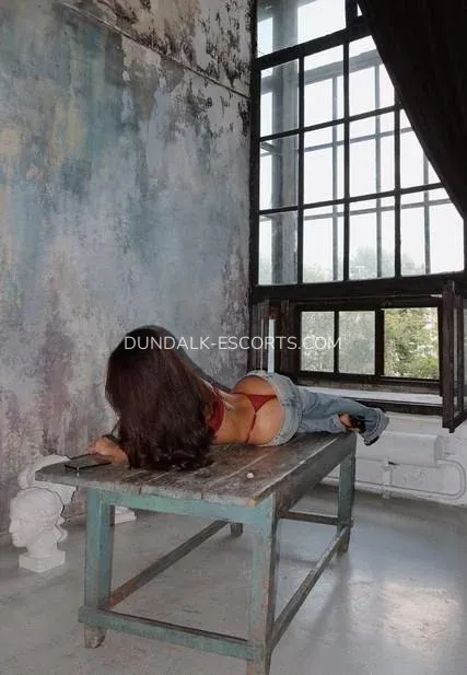 Dundalk escorts Ellinor — 8