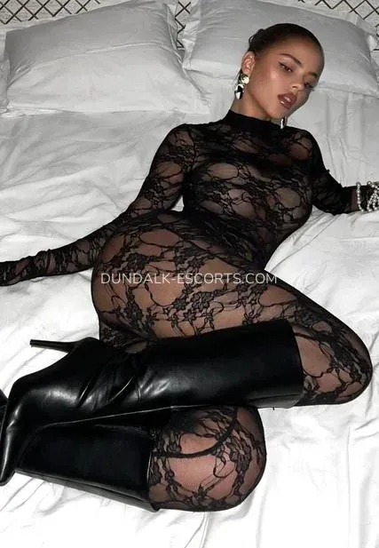 Dundalk escorts Charlotte — 9