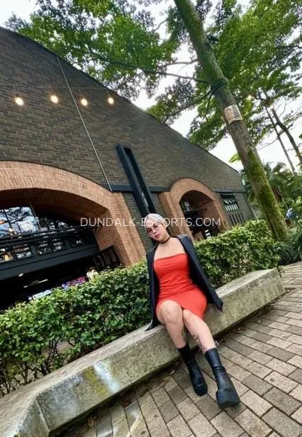 Dundalk escorts Abril — 8