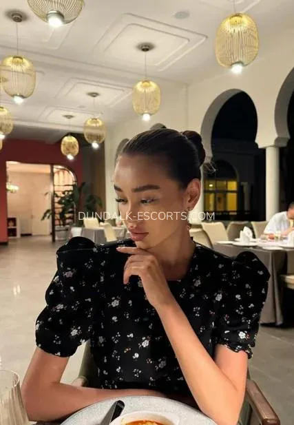 Dundalk escorts Octavia — 3