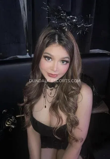 Dundalk escorts Aniyah — 1