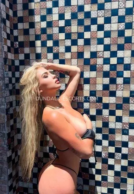 Dundalk escorts Hanna — 9